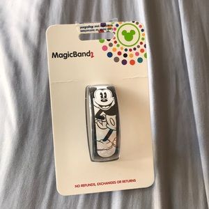 Disney Parks Mickey Mouse Millennial Magic Band 2